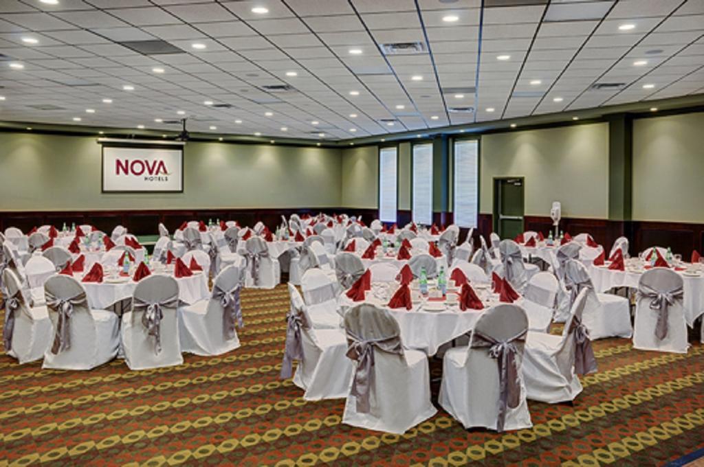 Chateau Nova Hotel Fort Mcmurray Eksteriør billede