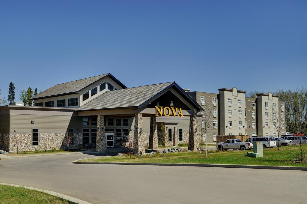Chateau Nova Hotel Fort Mcmurray Eksteriør billede