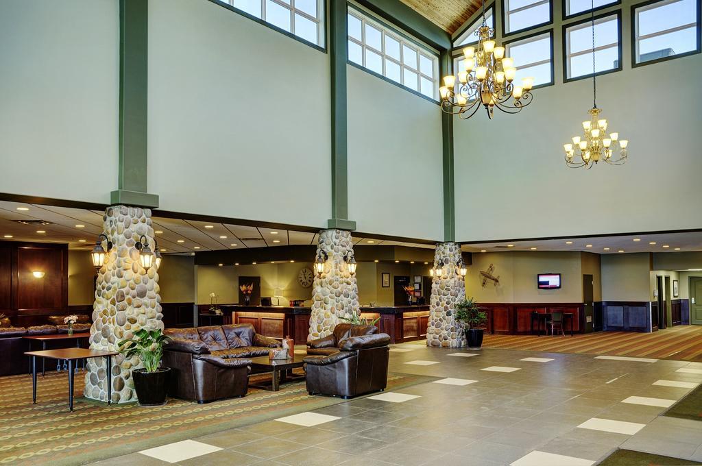 Chateau Nova Hotel Fort Mcmurray Eksteriør billede